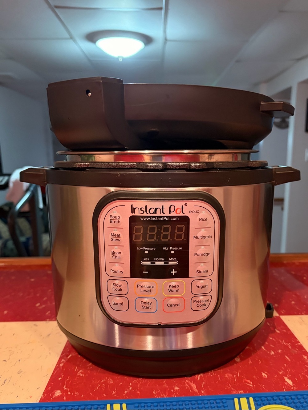 BRAND NEW Stainless Steel instant pot Multi-Use Pressure Cooker - Silver